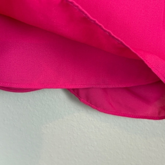 NWT Sioni Sleeveless Twisted Front Giant Hibiscus (Pink) Blouse; Size Large - Picture 6 of 9